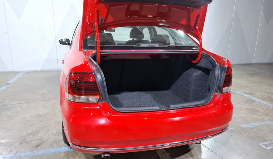 Volkswagen Vento 1.6 HIGHLINE TIPTRONIC Sedan 2016