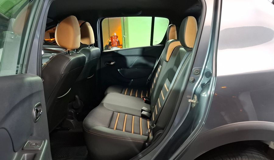 Renault Sandero Stepway 1.6 INTENS Hatchback 2022