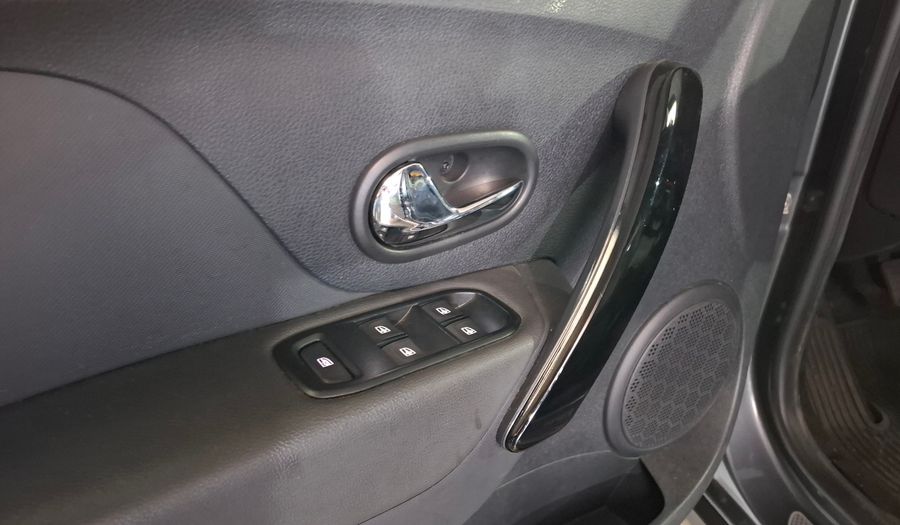 Renault Sandero Stepway 1.6 INTENS Hatchback 2022