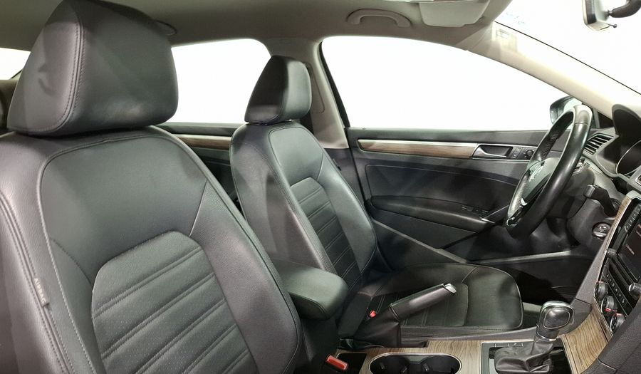 Volkswagen Passat 2.5 SPORTLINE AUTO Sedan 2018