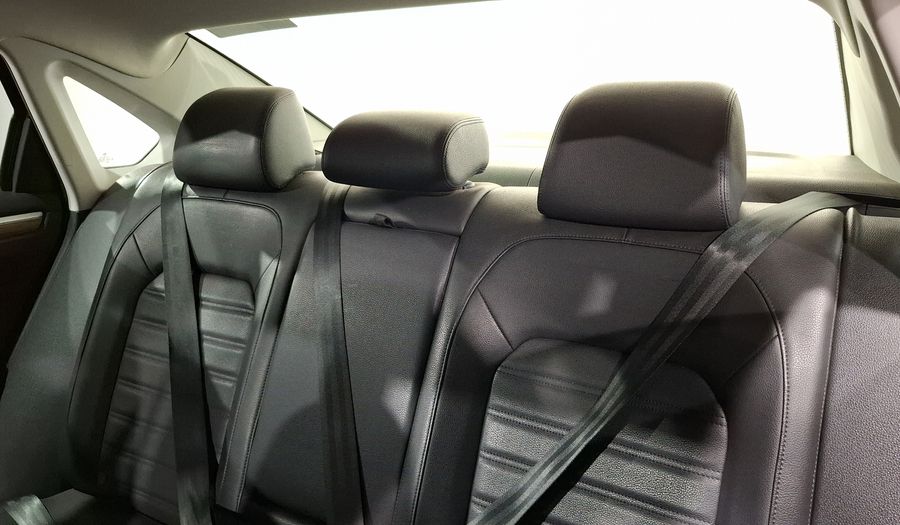 Volkswagen Passat 2.5 SPORTLINE AUTO Sedan 2018