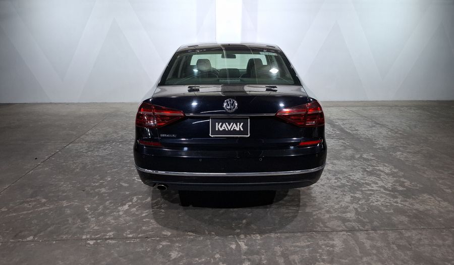 Volkswagen Passat 2.5 SPORTLINE AUTO Sedan 2018