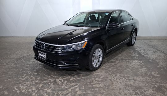 Volkswagen • Passat