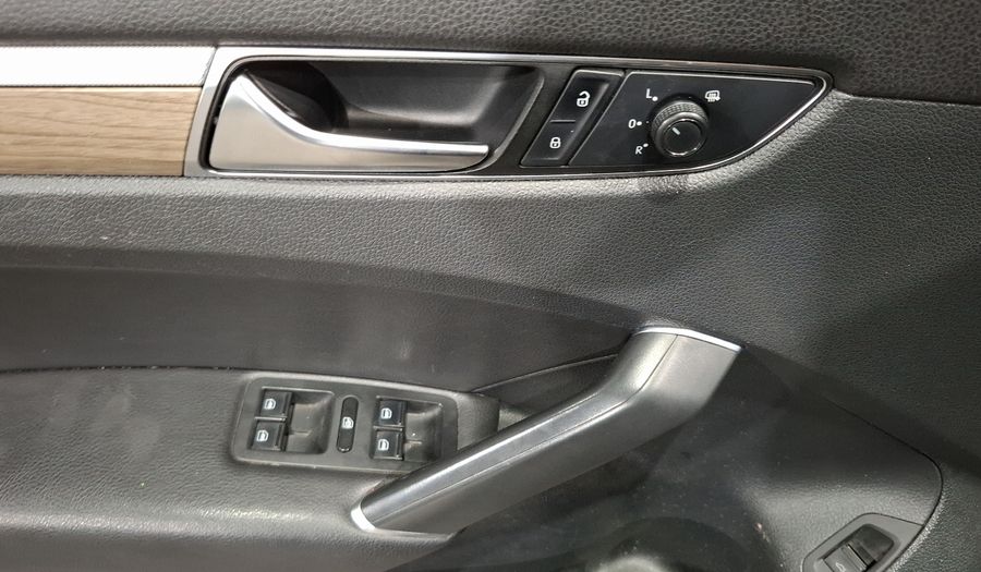 Volkswagen Passat 2.5 SPORTLINE AUTO Sedan 2018
