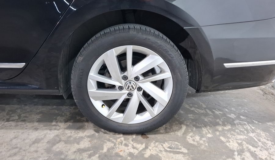 Volkswagen Passat 2.5 SPORTLINE AUTO Sedan 2018