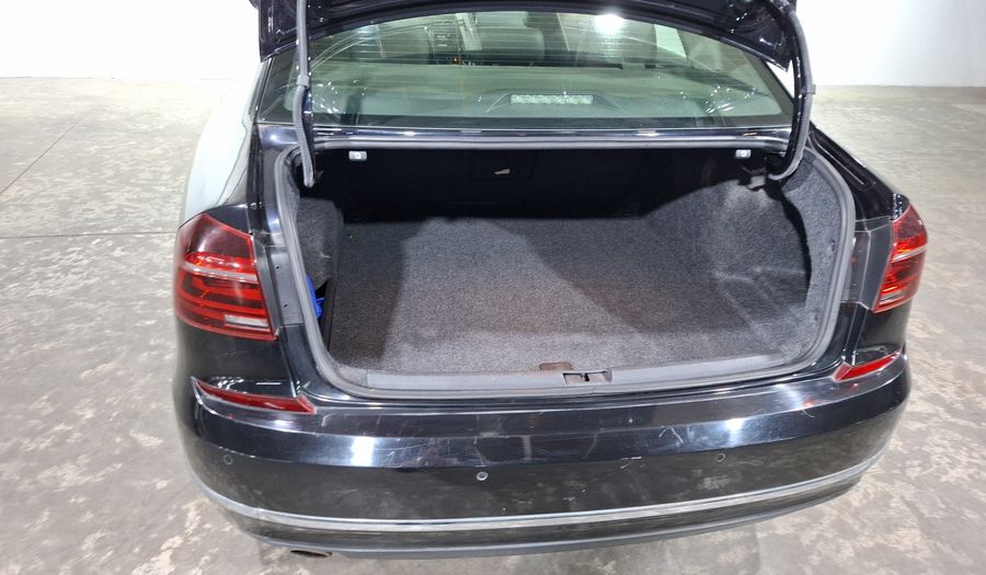 Volkswagen Passat 2.5 SPORTLINE AUTO Sedan 2018