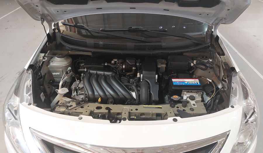 Nissan Versa START SL Sedan 2019