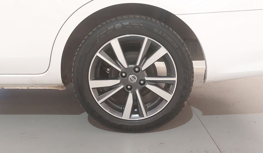 Nissan Versa START SL Sedan 2019