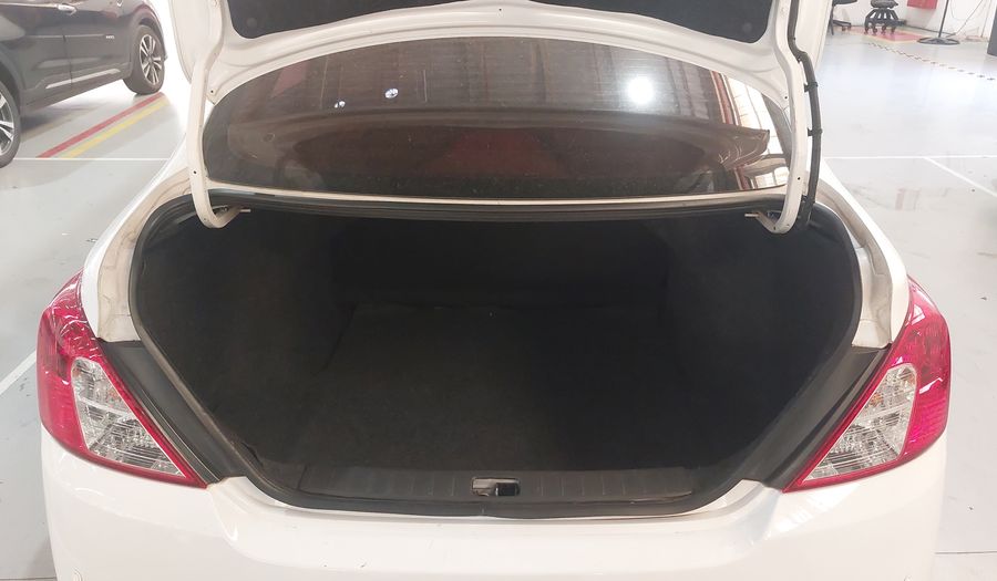 Nissan Versa START SL Sedan 2019