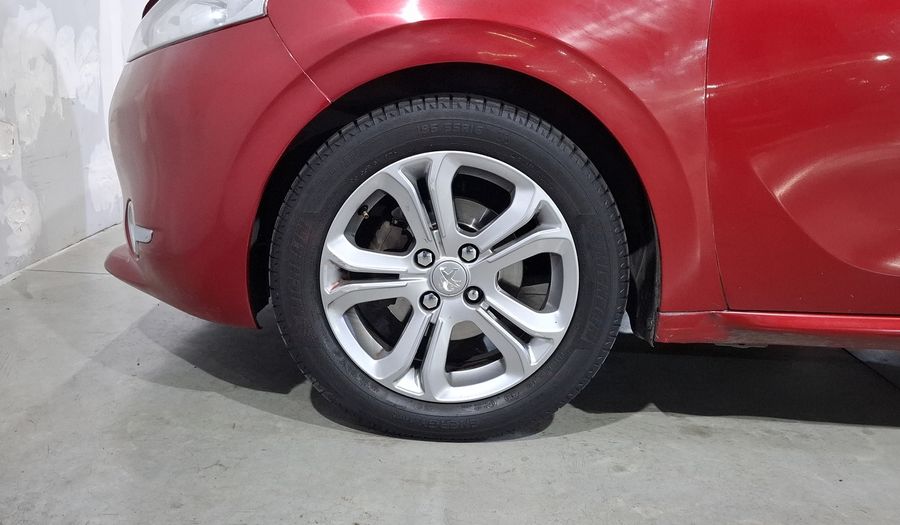 Peugeot 208 1.6 FELINE AT Hatchback 2015