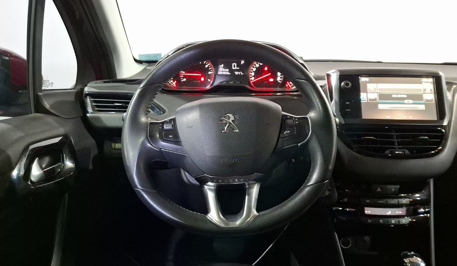 Peugeot 208 1.6 FELINE AT Hatchback 2015