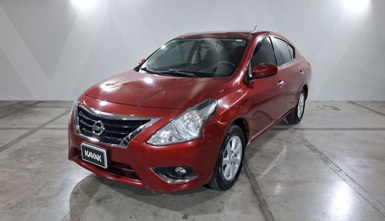 Nissan • Versa