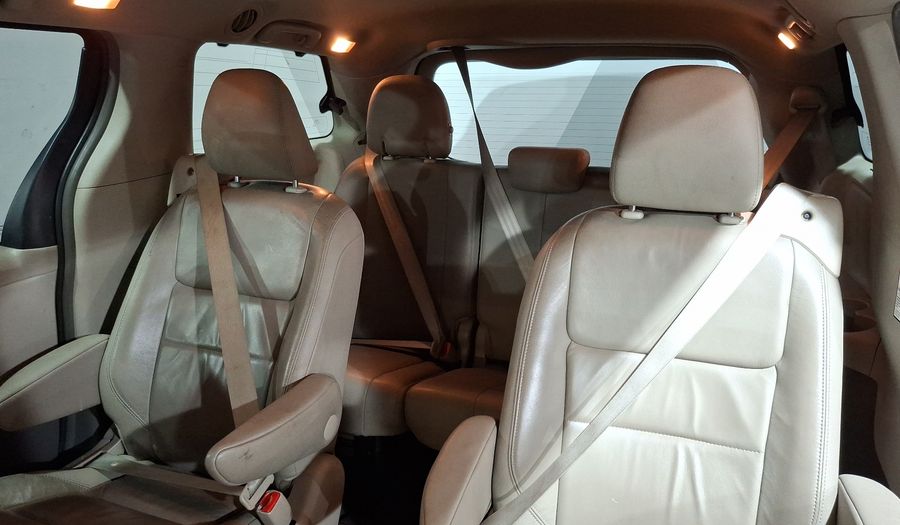 Toyota Sienna 3.5 XLE PIEL AT Minivan 2016