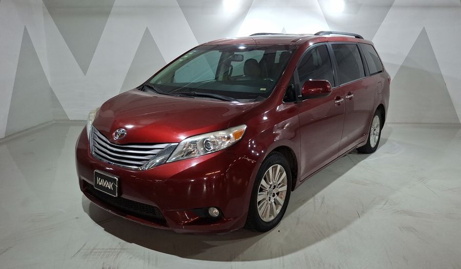 Toyota Sienna 3.5 XLE PIEL AT Minivan 2016