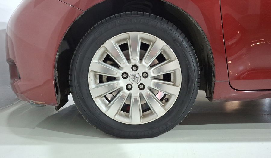 Toyota Sienna 3.5 XLE PIEL AT Minivan 2016