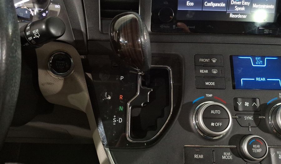 Toyota Sienna 3.5 XLE PIEL AT Minivan 2016
