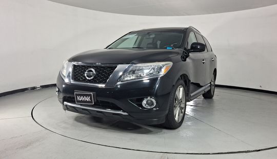 Nissan • Pathfinder