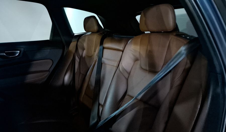 Volvo Xc60 2.0 T5 MOMENTUM AUTO AWD Suv 2021