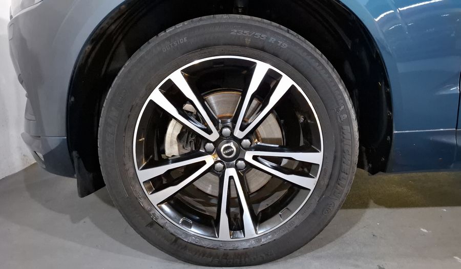 Volvo Xc60 2.0 T5 MOMENTUM AUTO AWD Suv 2021