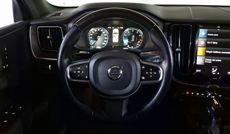 Volvo Xc60 2.0 T5 MOMENTUM AUTO AWD Suv 2021