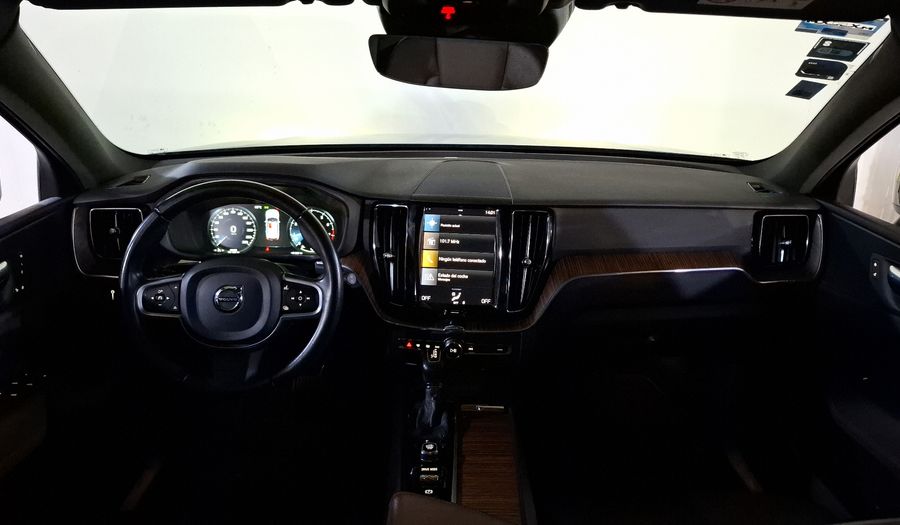 Volvo Xc60 2.0 T5 MOMENTUM AUTO AWD Suv 2021