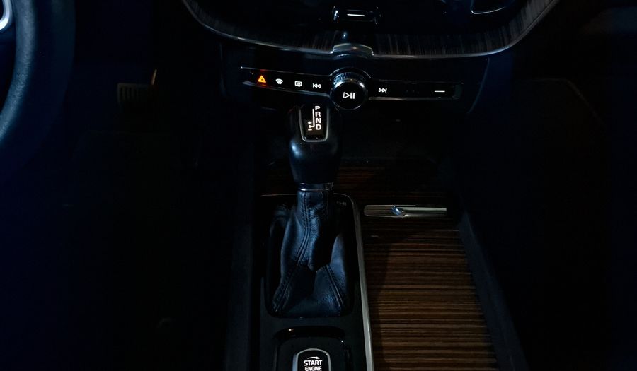 Volvo Xc60 2.0 T5 MOMENTUM AUTO AWD Suv 2021