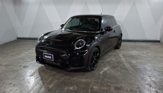 2022 • 37,532 km • Automático