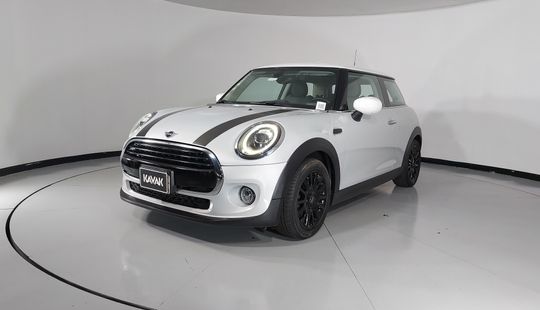 2021 • 46,000 km • Automático