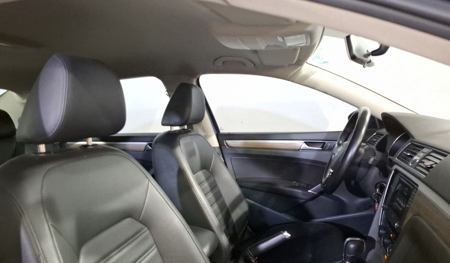 Volkswagen Passat 2.5 SPORTLINE Sedan 2016