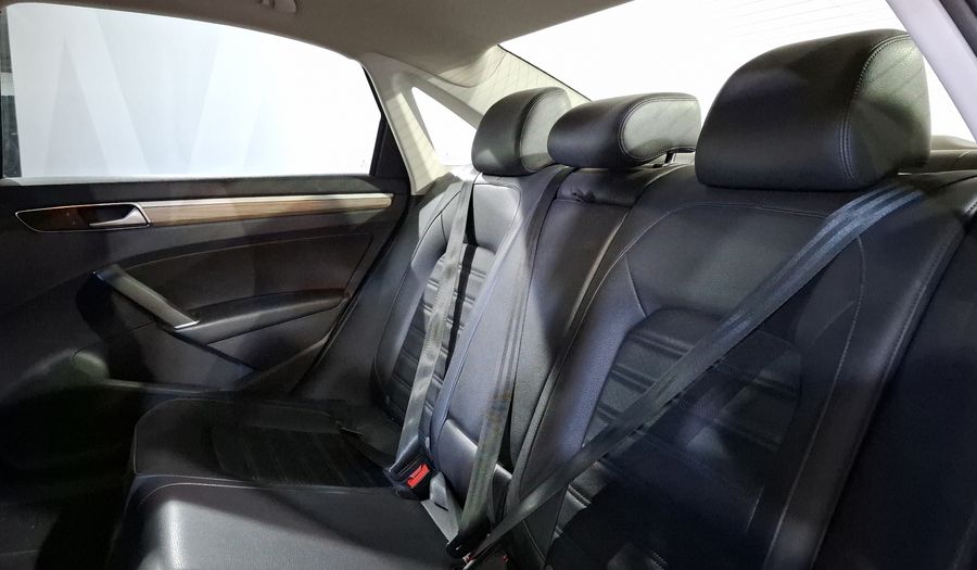 Volkswagen Passat 2.5 SPORTLINE Sedan 2016