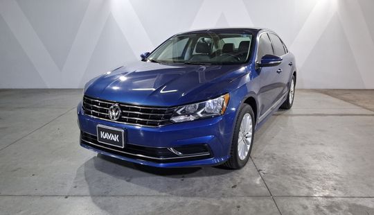 Volkswagen • Passat
