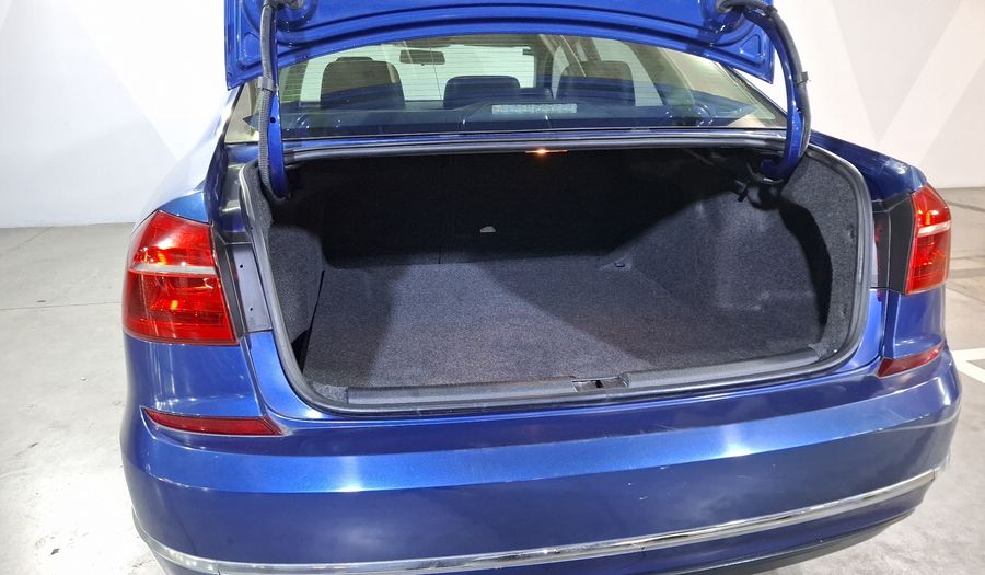 Volkswagen Passat 2.5 SPORTLINE Sedan 2016