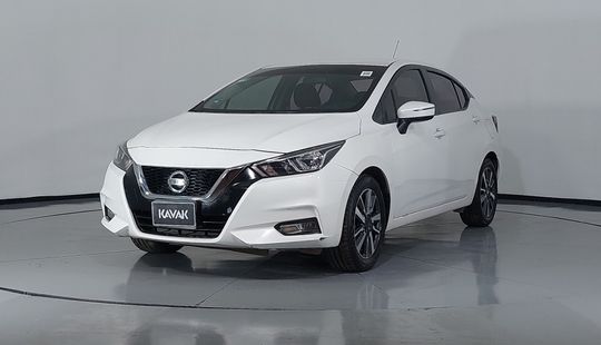 Nissan • Versa