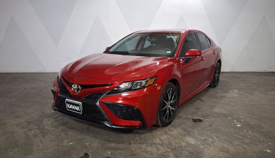Toyota • Camry