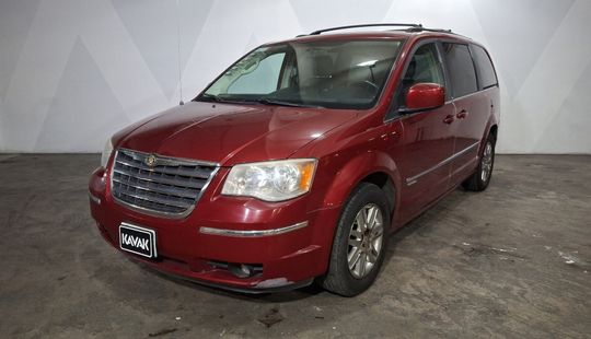 Chrysler • Town & Country