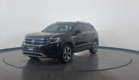 Volkswagen • Taos