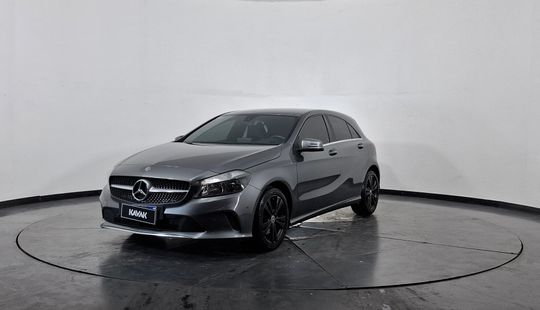 Mercedes Benz • Clase A