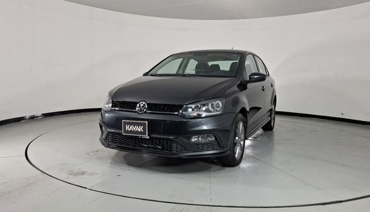 Volkswagen • Vento