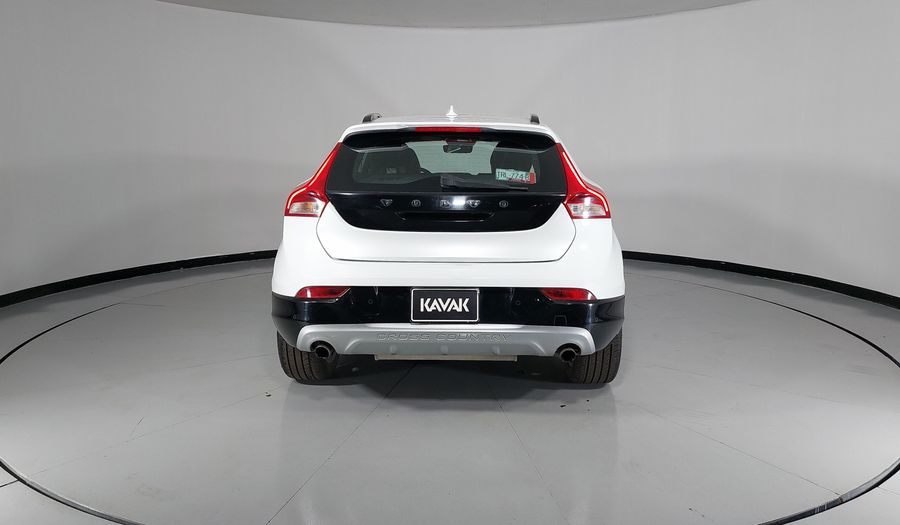 Volvo V40 2.0 MOMENTUM T4 AT AWD Hatchback 2016