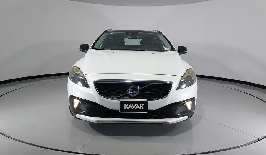 Volvo V40 2.0 MOMENTUM T4 AT AWD Hatchback 2016
