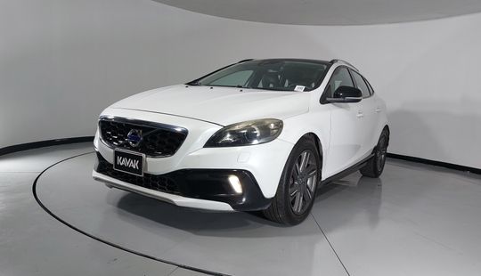Volvo • V40