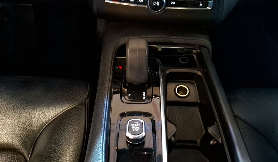 Volvo Xc90 2.0 B6 MHEV MOMENTUM AUTO AWD Suv 2022