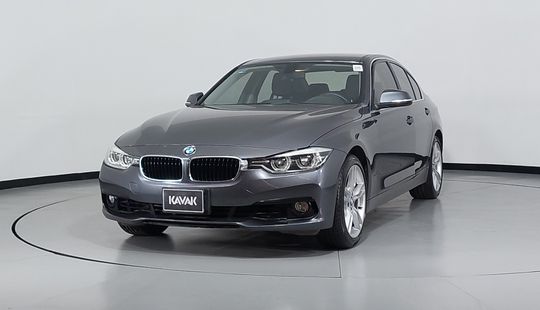 2018 • 75,793 km • Automático