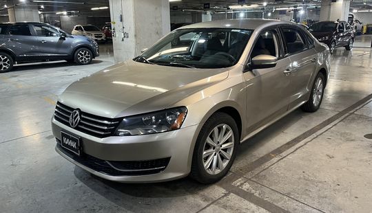 Volkswagen • Passat