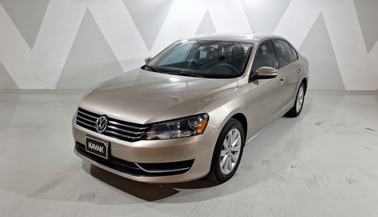 Volkswagen • Passat