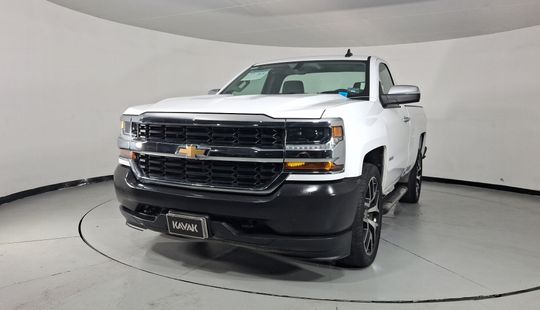 Chevrolet • Silverado 2500