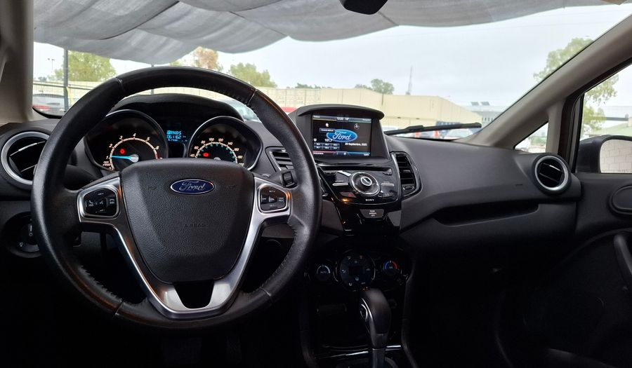 Ford Fiesta Kinetic Design 1.6 TITANIUM POWERSHIFT Hatchback 2014