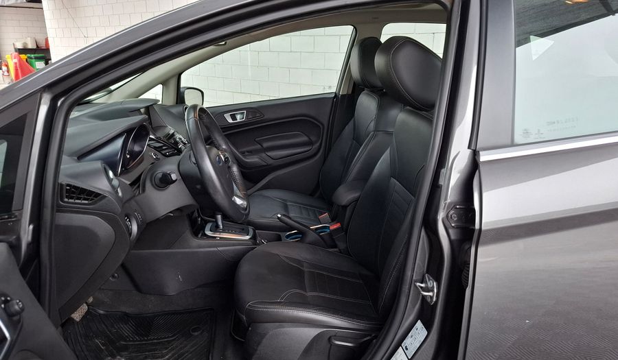 Ford Fiesta Kinetic Design 1.6 TITANIUM POWERSHIFT Hatchback 2014
