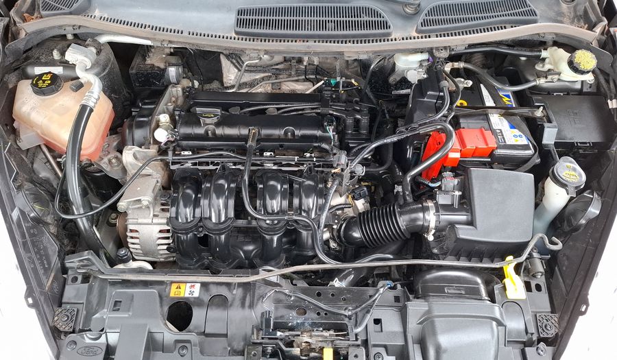 Ford Fiesta Kinetic Design 1.6 TITANIUM POWERSHIFT Hatchback 2014