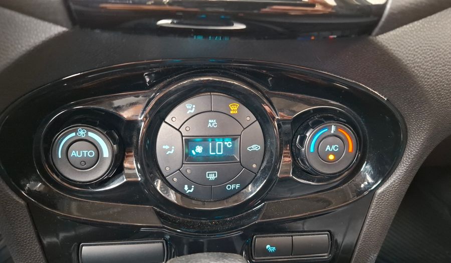 Ford Fiesta Kinetic Design 1.6 TITANIUM POWERSHIFT Hatchback 2014